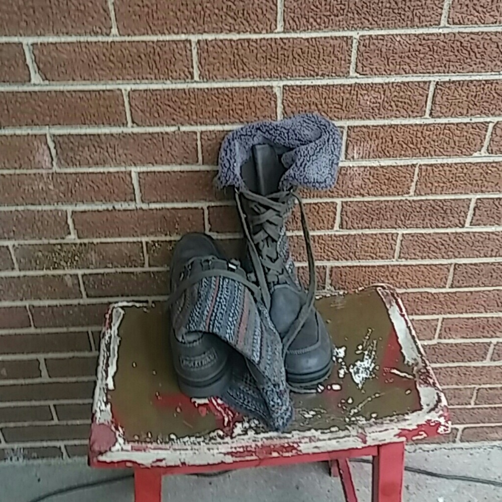 Fur lined boots